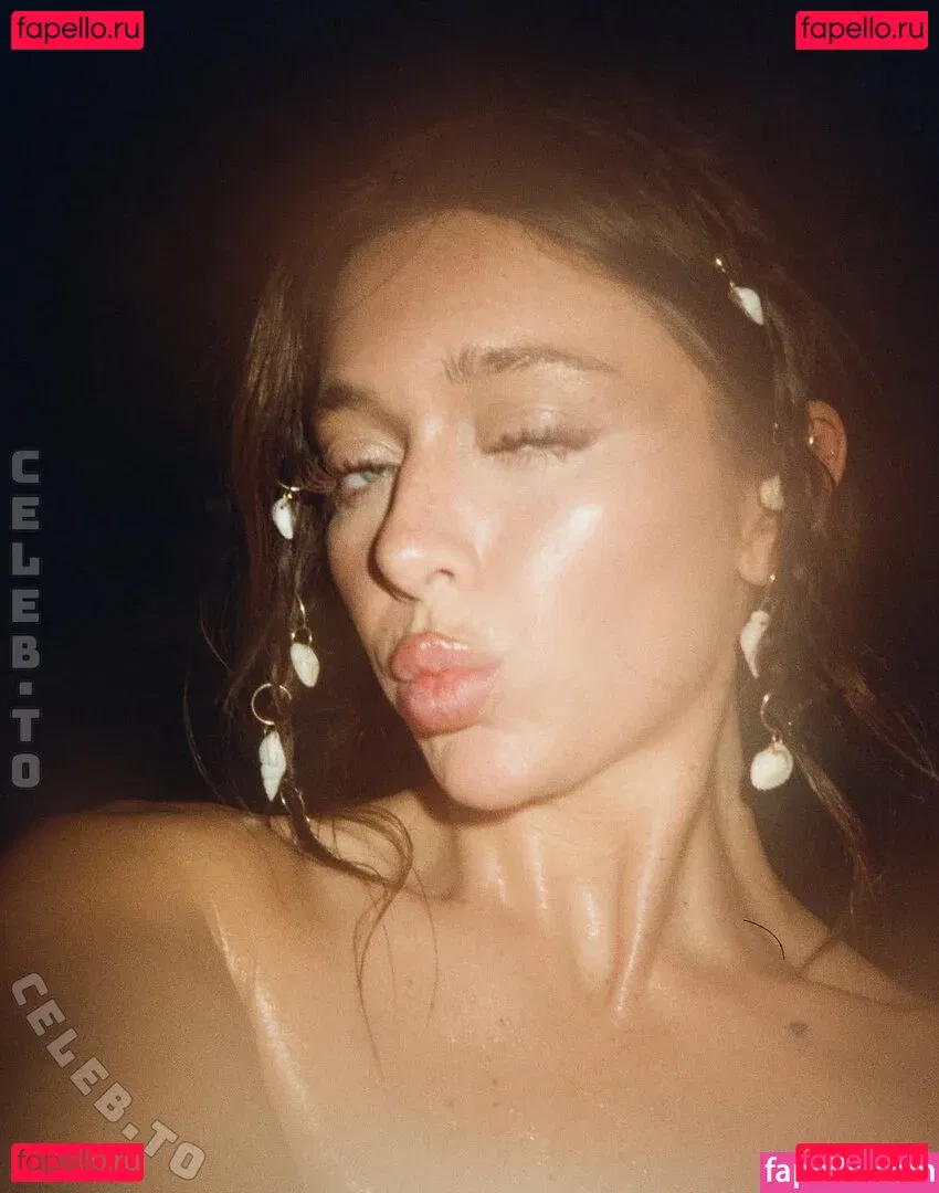 Tabitha Swatosh Onlyfans Photo Gallery 