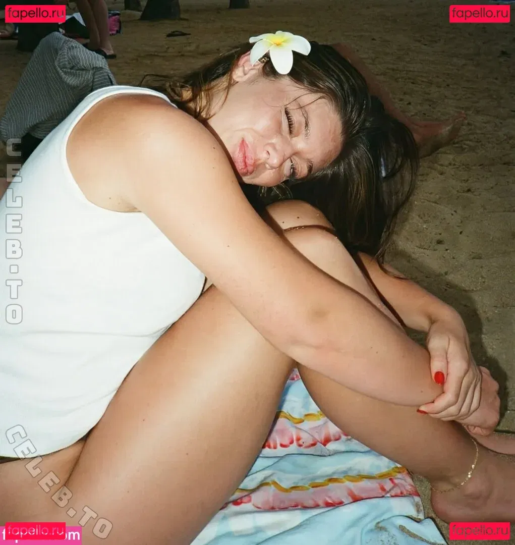 Tabitha Swatosh Onlyfans Photo Gallery 