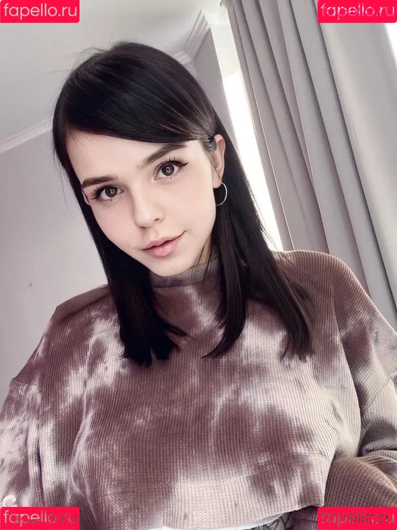 es.lain Onlyfans Photo Gallery 