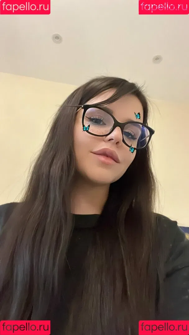 es.lain Onlyfans Photo Gallery 