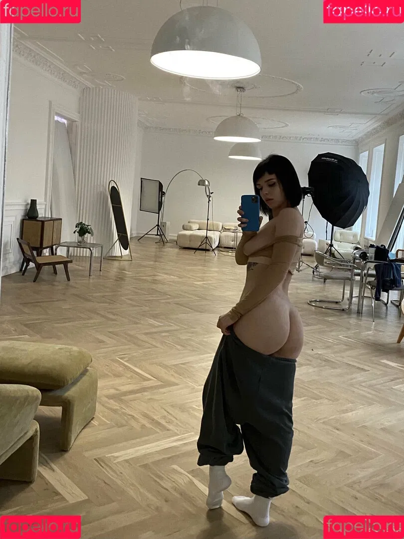 es.lain Onlyfans Photo Gallery 