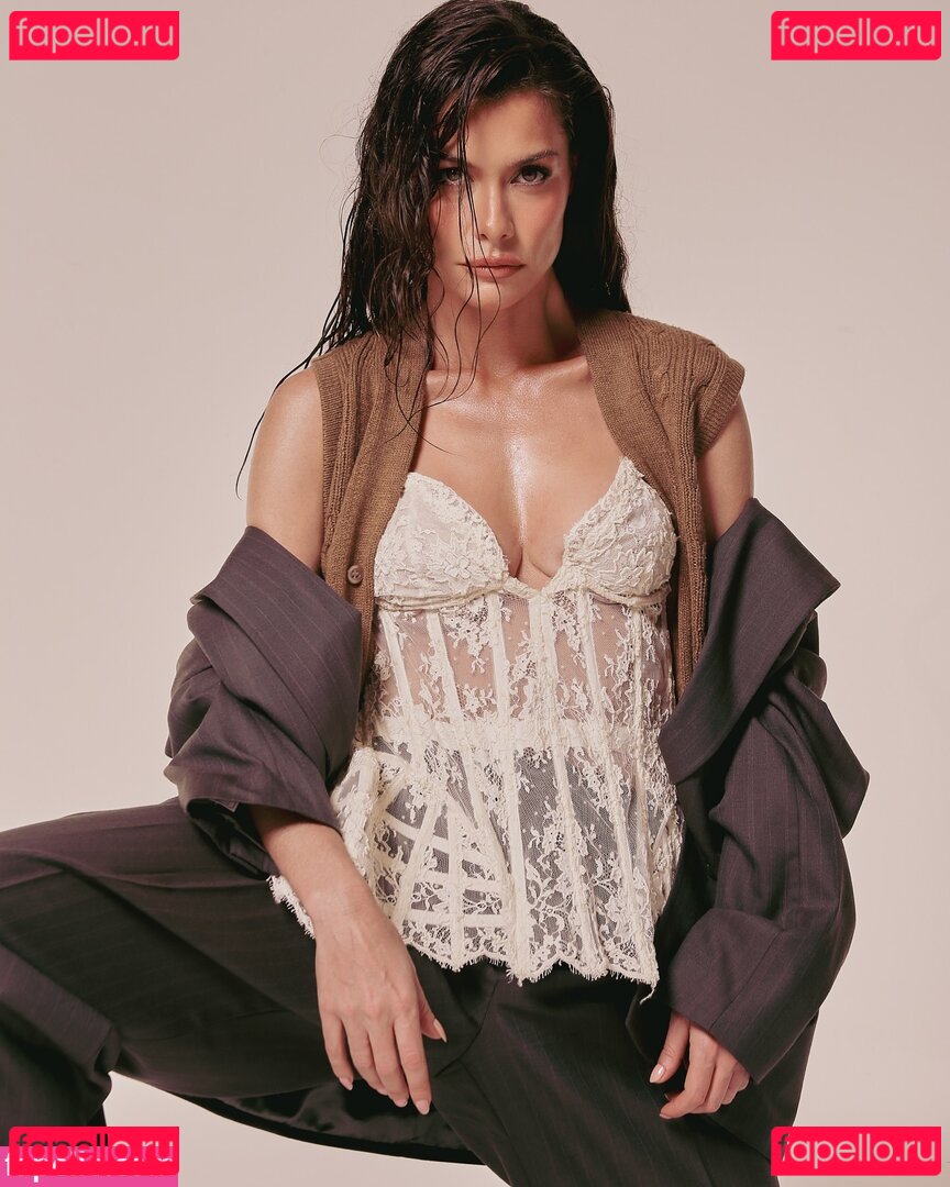 Alinne Moraes / alinnemoraes Onlyfans Photo Gallery 