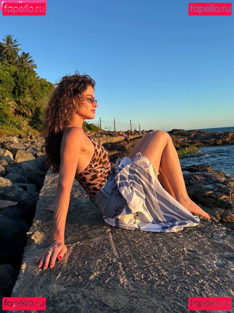 Alinne Moraes / alinnemoraes Onlyfans Photo Gallery 