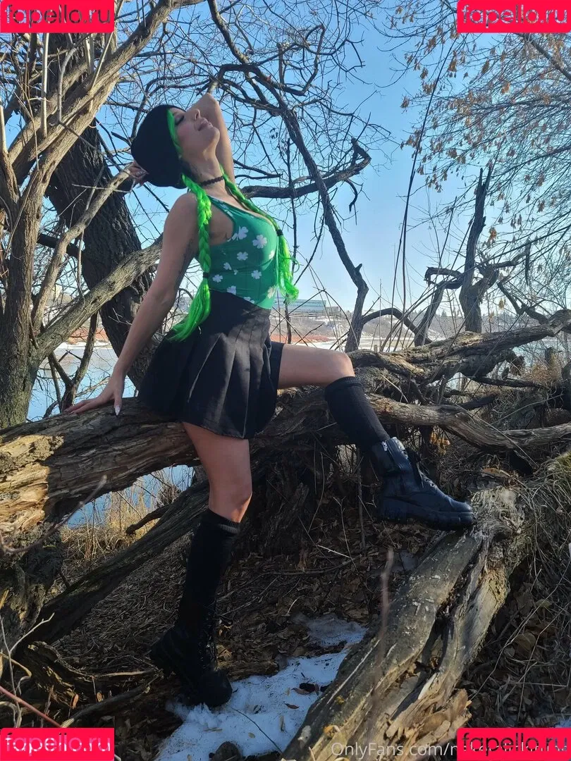 naketalickitung Onlyfans Photo Gallery 
