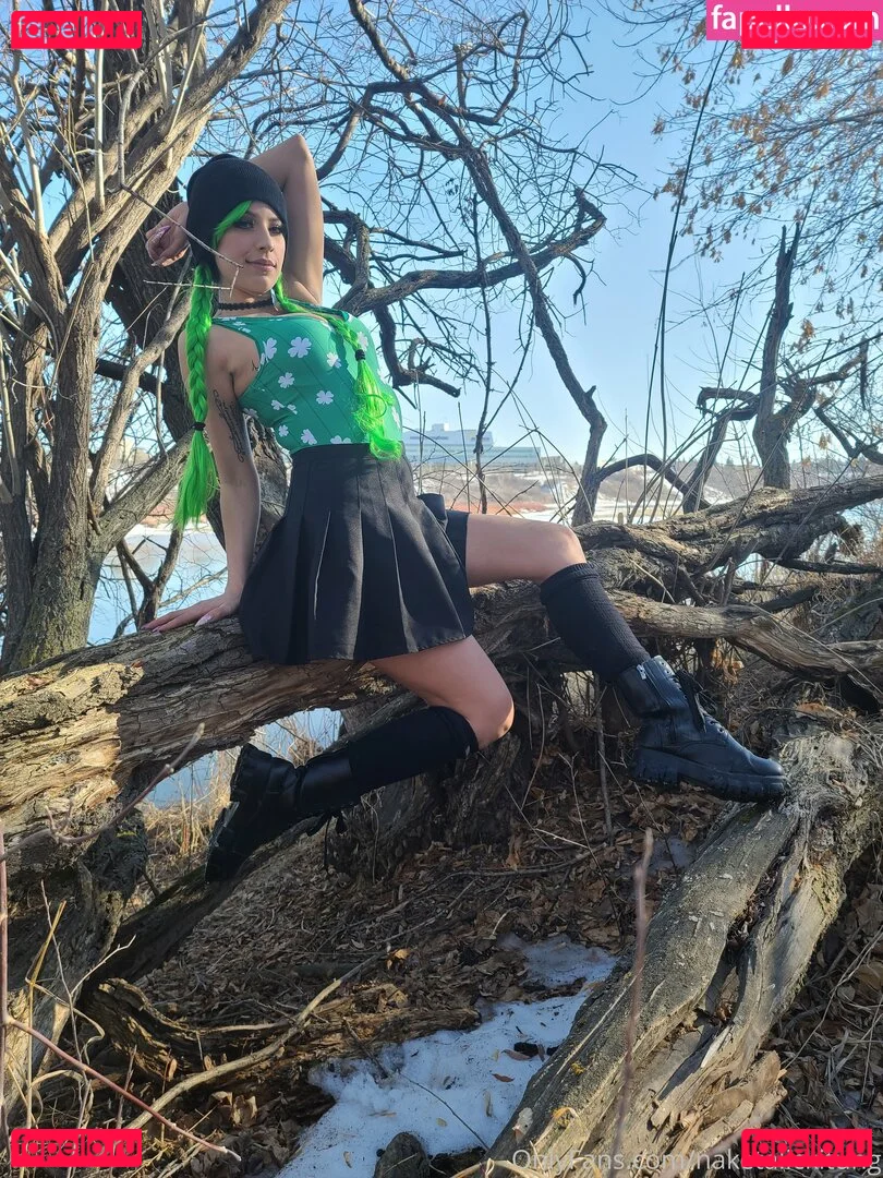 naketalickitung Onlyfans Photo Gallery 