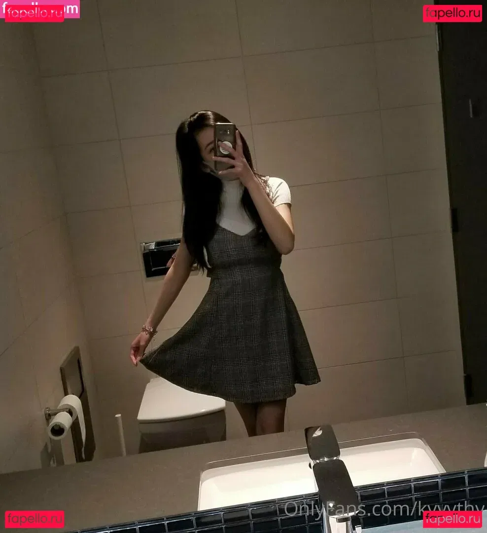 kvvvthy Onlyfans Photo Gallery 