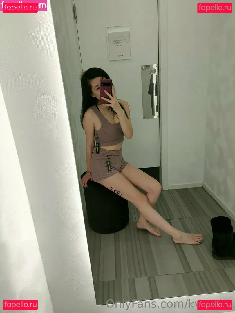 kvvvthy Onlyfans Photo Gallery 