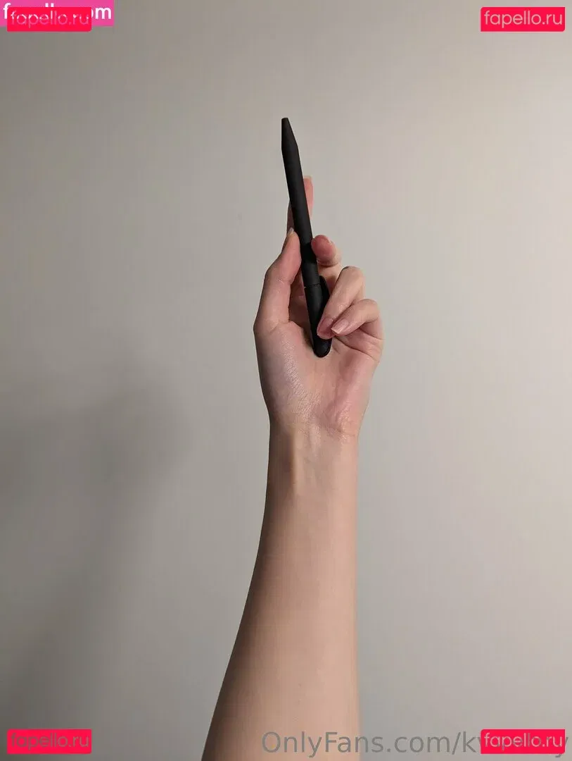 kvvvthy Onlyfans Photo Gallery 