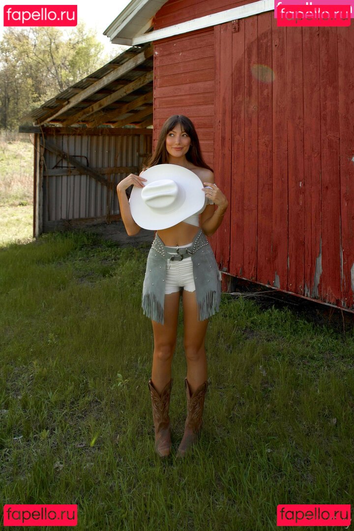 eva-sky / missevasky Onlyfans Photo Gallery 