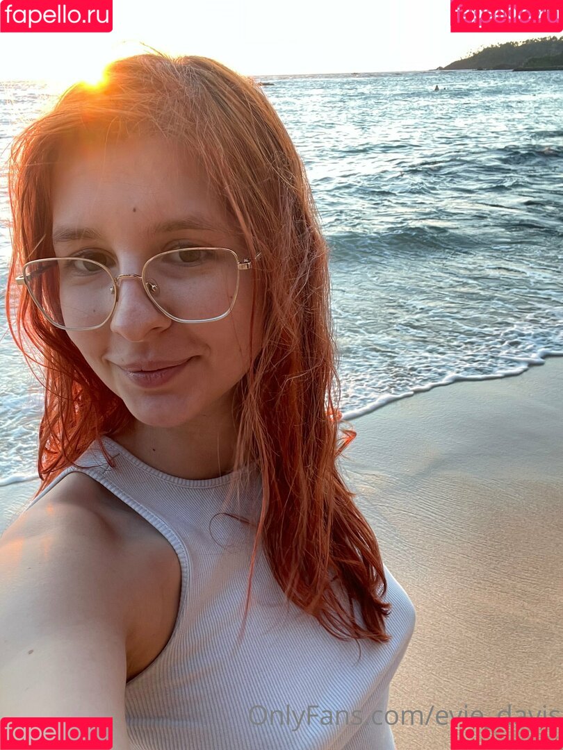 Evie Davis Onlyfans Photo Gallery 