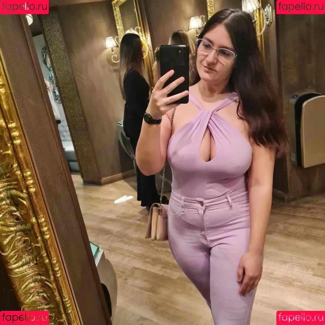 Ann Cygnus Onlyfans Photo Gallery 