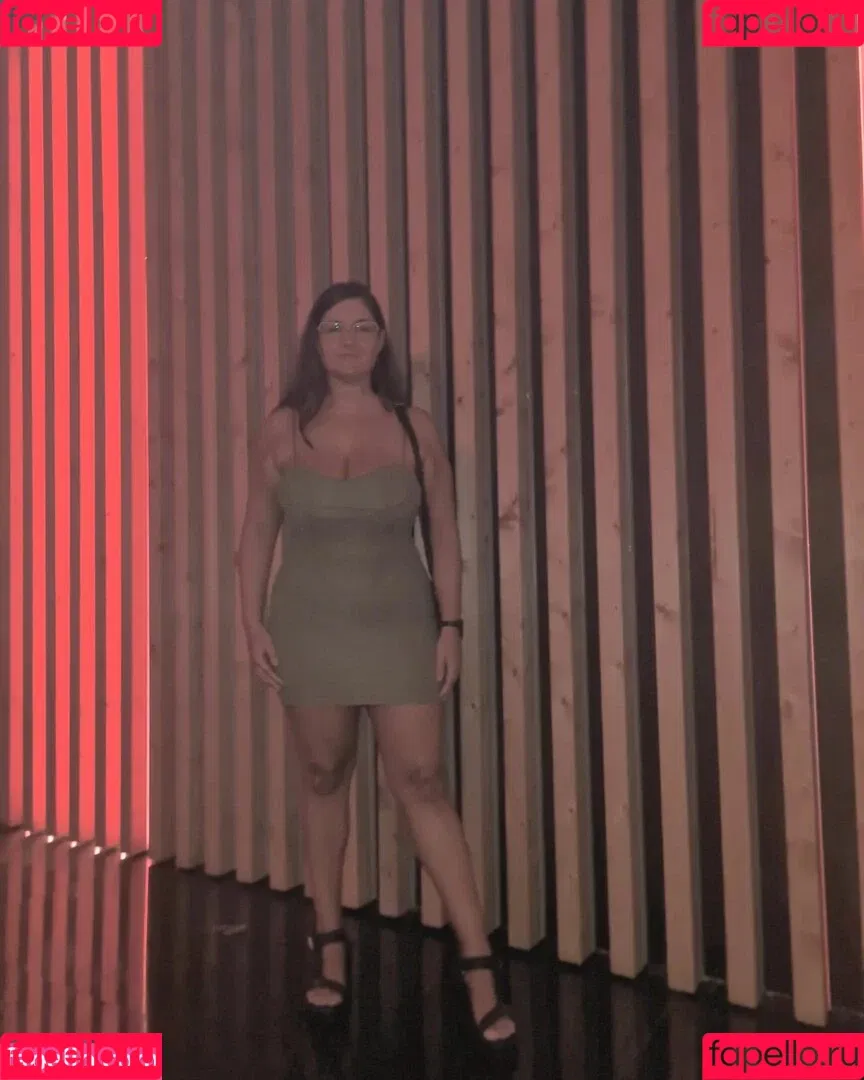 Ann Cygnus Onlyfans Photo Gallery 