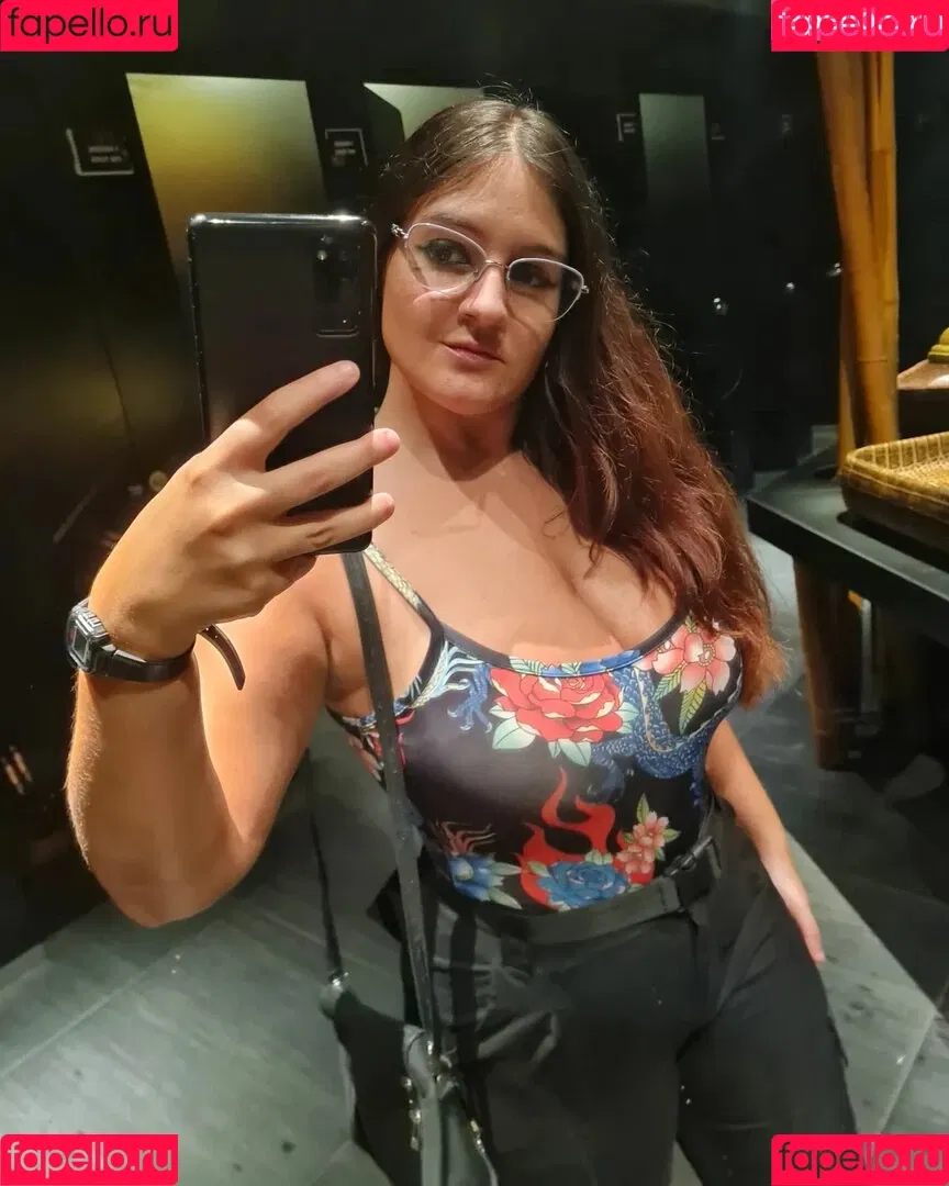 Ann Cygnus Onlyfans Photo Gallery 