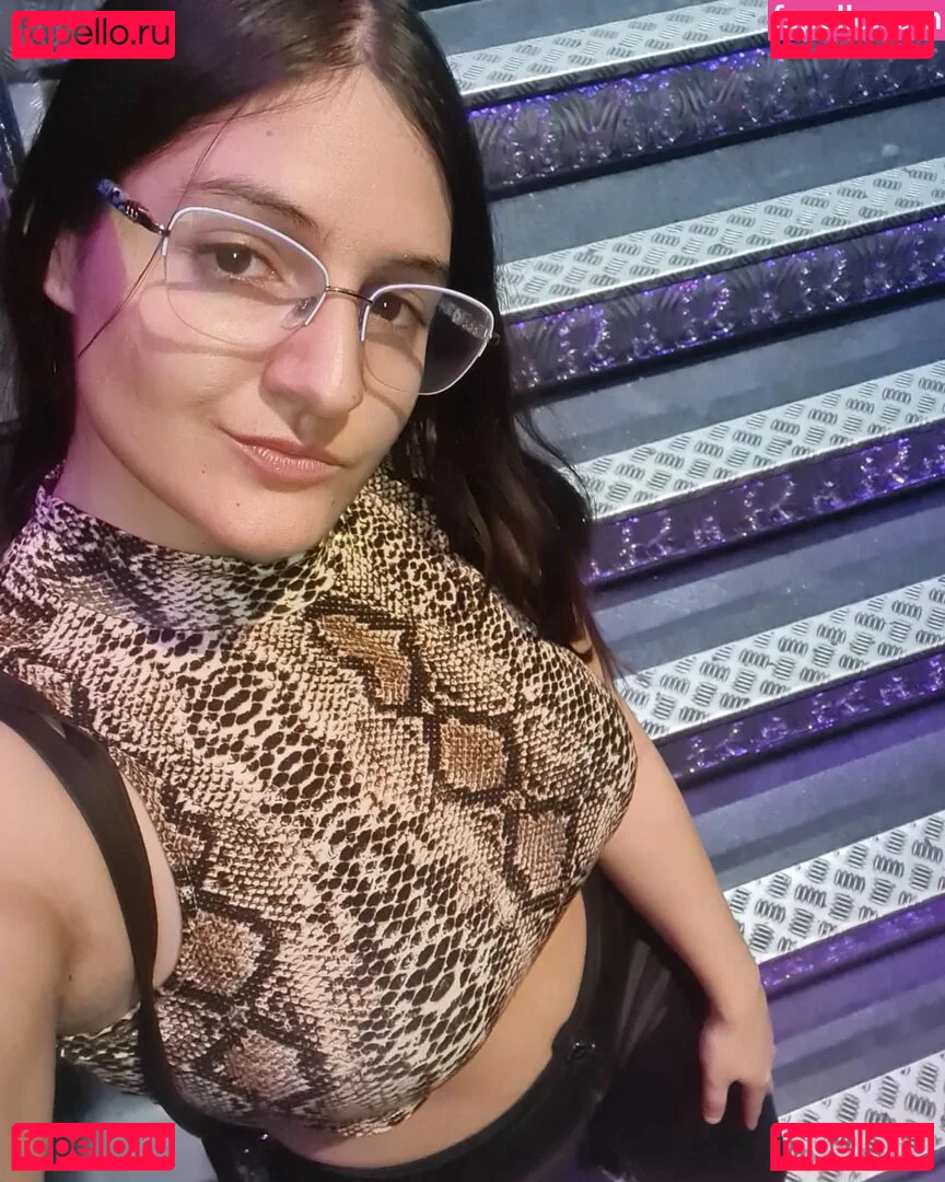 Ann Cygnus Onlyfans Photo Gallery 