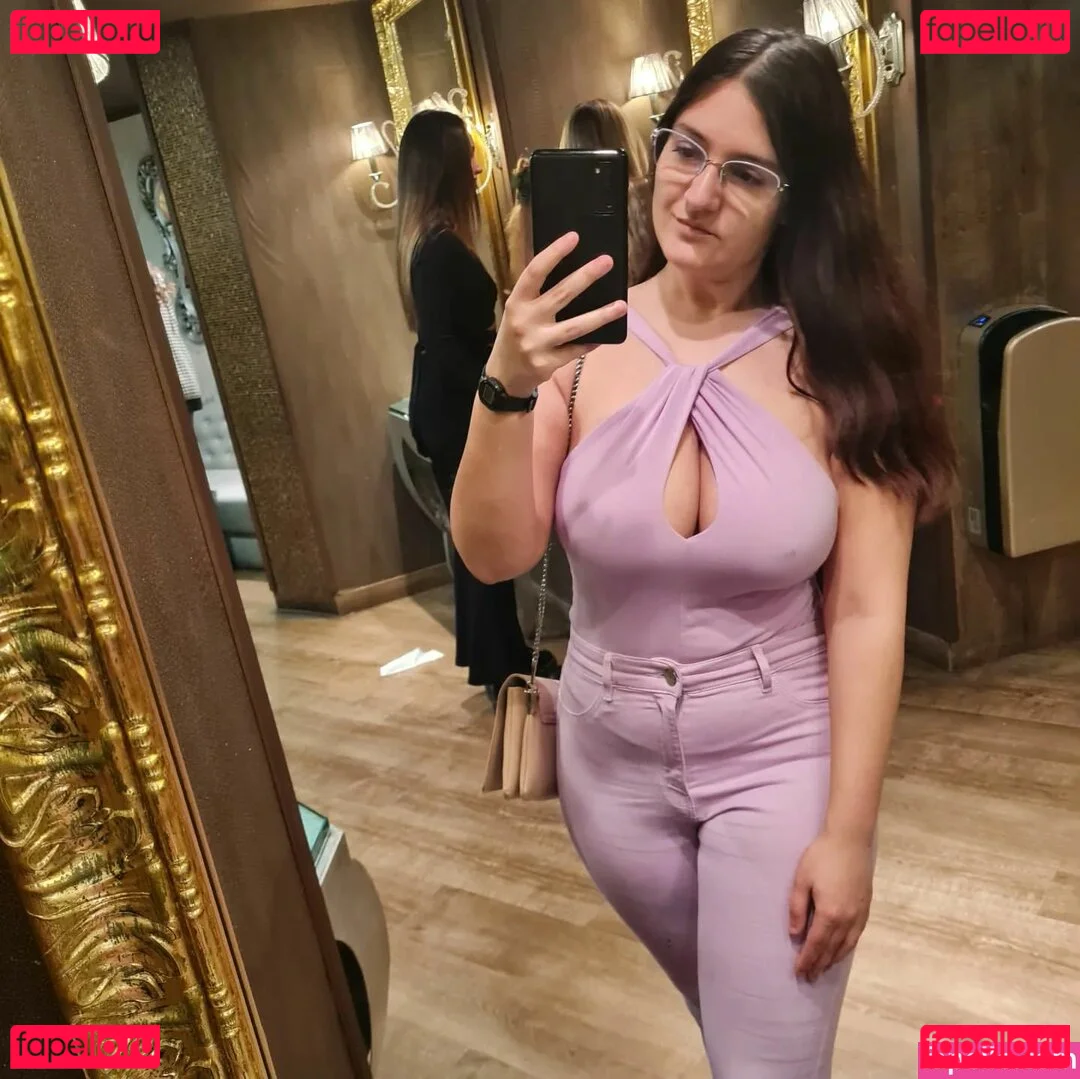 Ann Cygnus Onlyfans Photo Gallery 