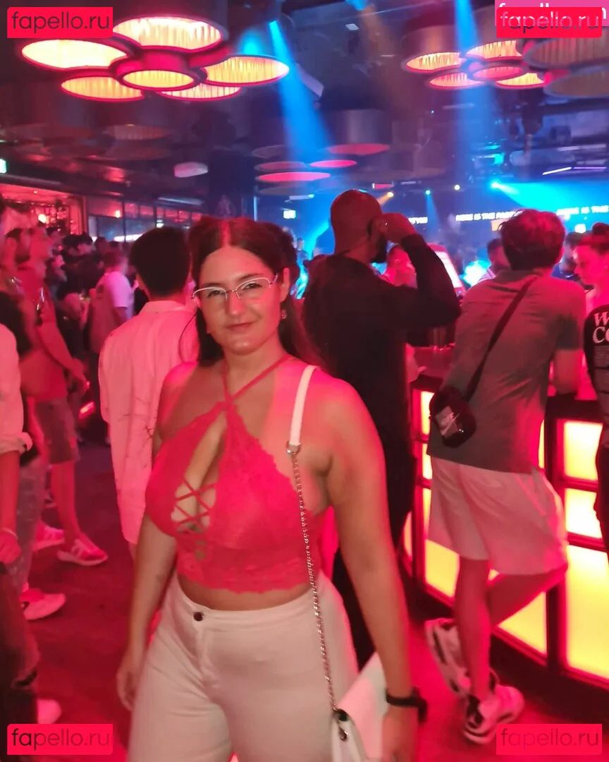 Ann Cygnus Onlyfans Photo Gallery 