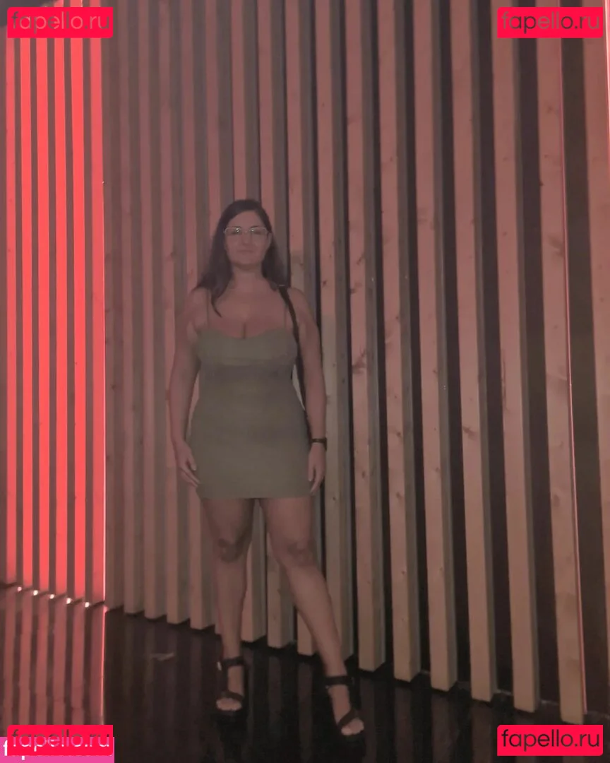 Ann Cygnus Onlyfans Photo Gallery 