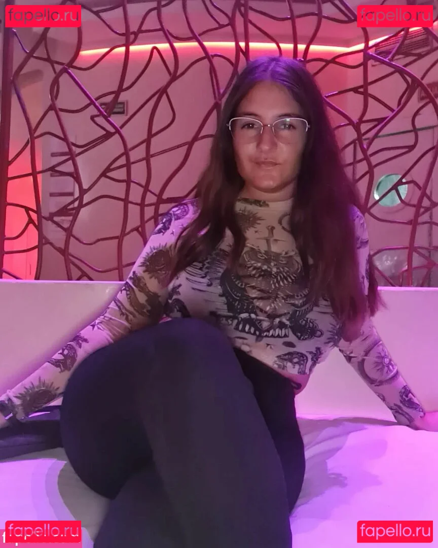 Ann Cygnus Onlyfans Photo Gallery 