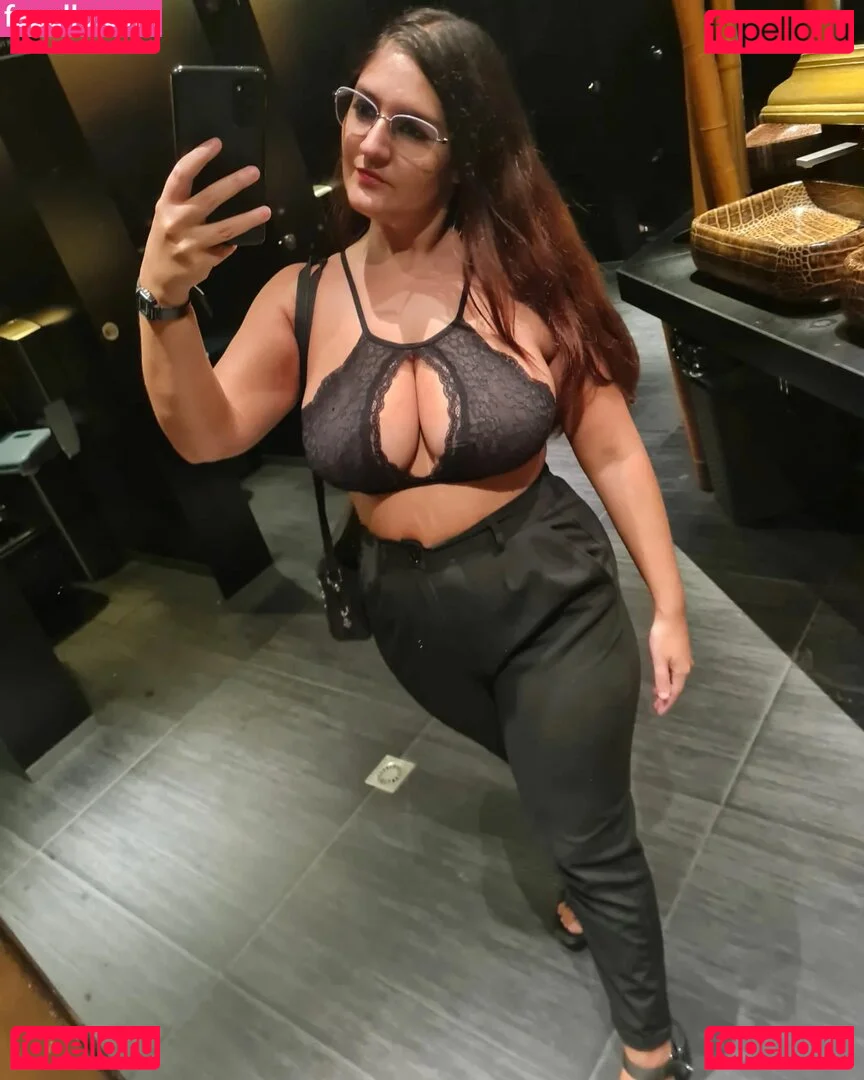 Ann Cygnus Onlyfans Photo Gallery 