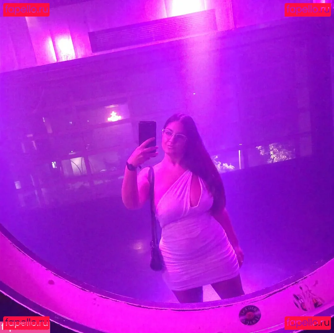 Ann Cygnus Onlyfans Photo Gallery 