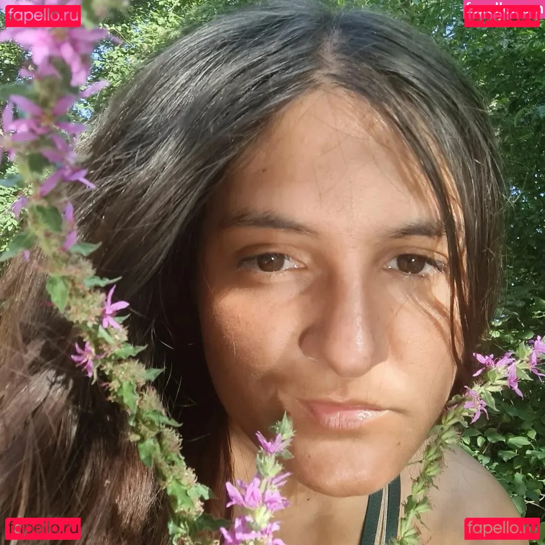 Ann Cygnus Onlyfans Photo Gallery 