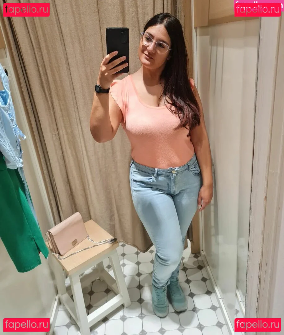 Ann Cygnus Onlyfans Photo Gallery 