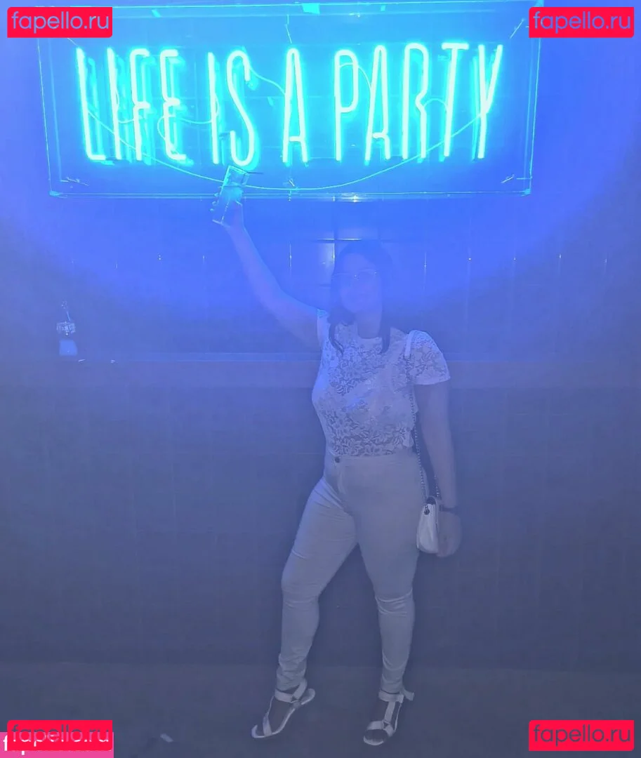 Ann Cygnus Onlyfans Photo Gallery 