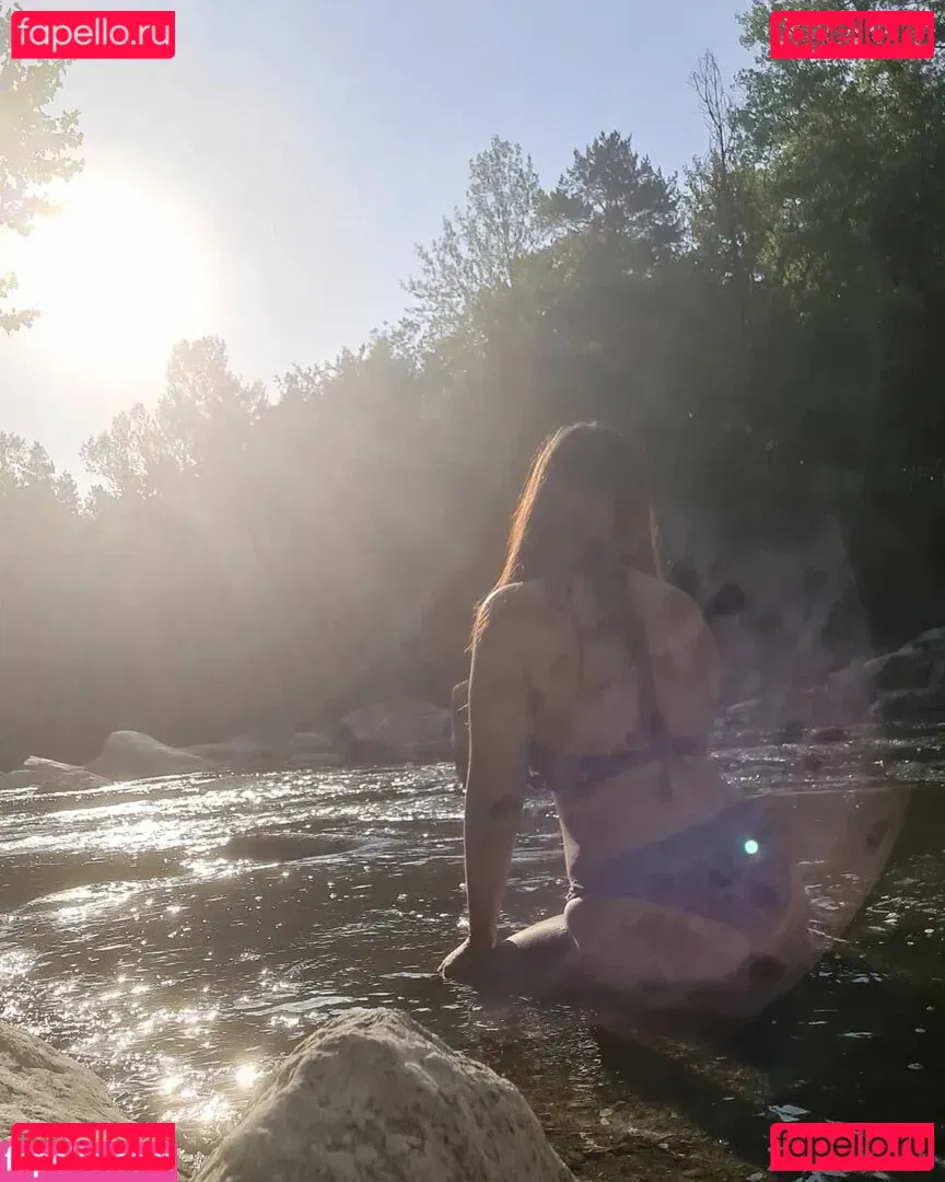 Ann Cygnus Onlyfans Photo Gallery 