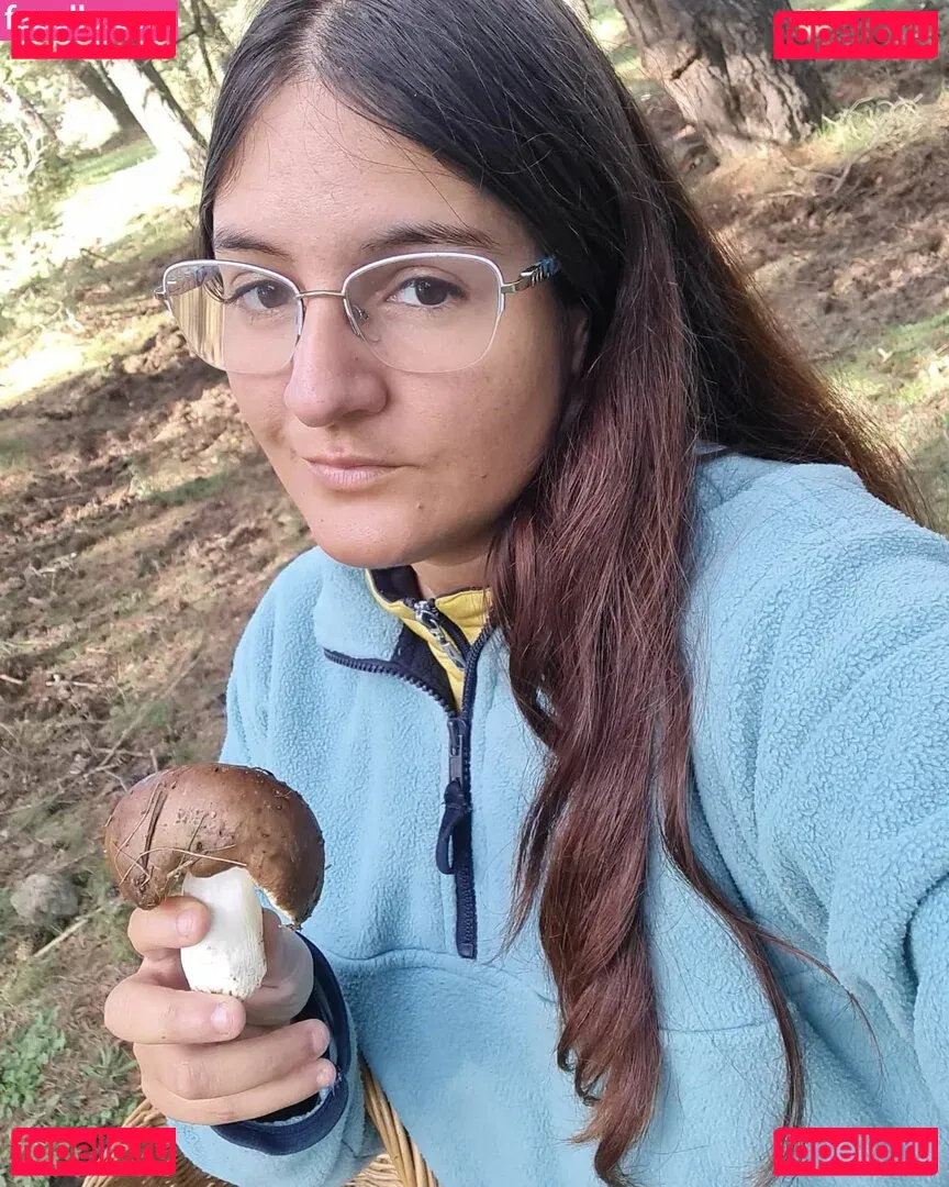 Ann Cygnus Onlyfans Photo Gallery 