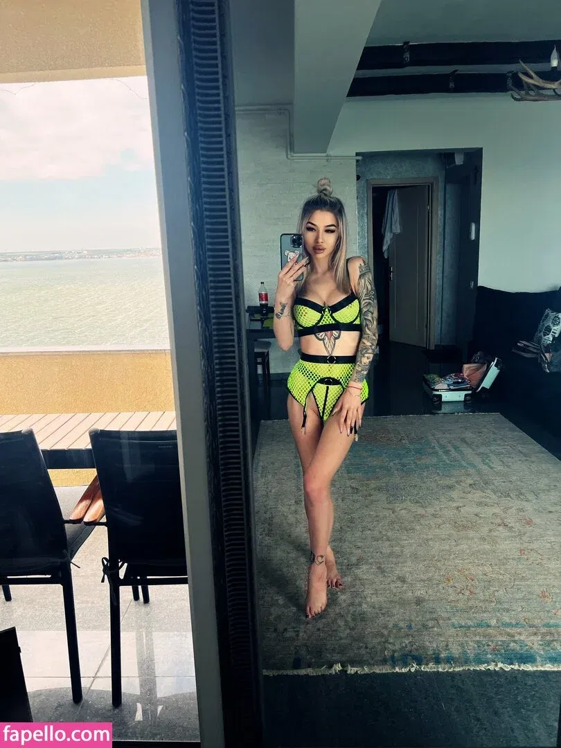 luxxxandraa Onlyfans Photo Gallery 