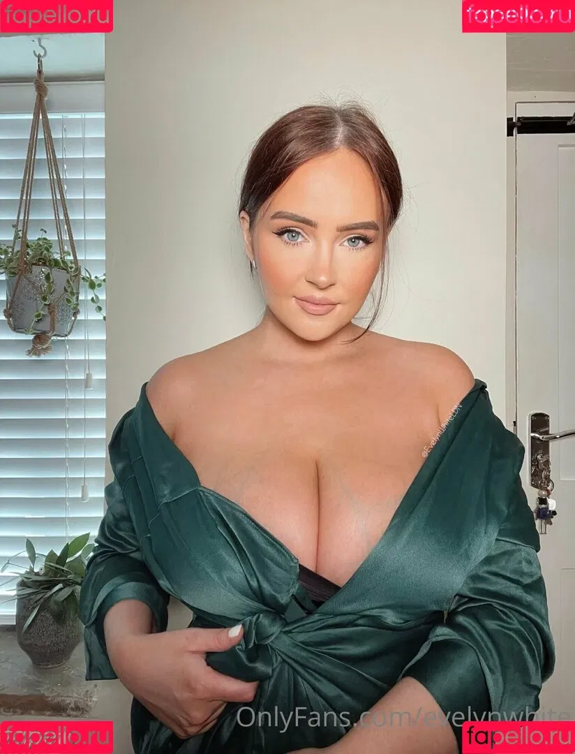 Evelynwhite Onlyfans Photo Gallery 