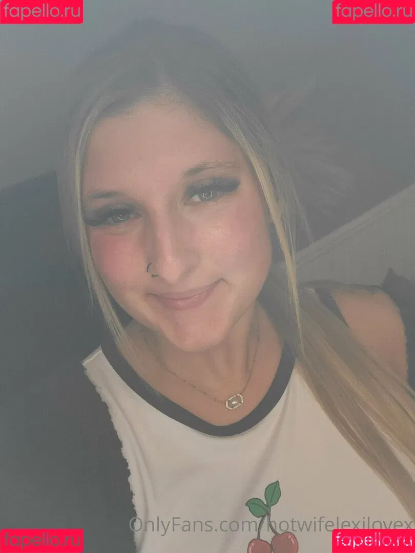 hotwifelexilovex Onlyfans Photo Gallery 