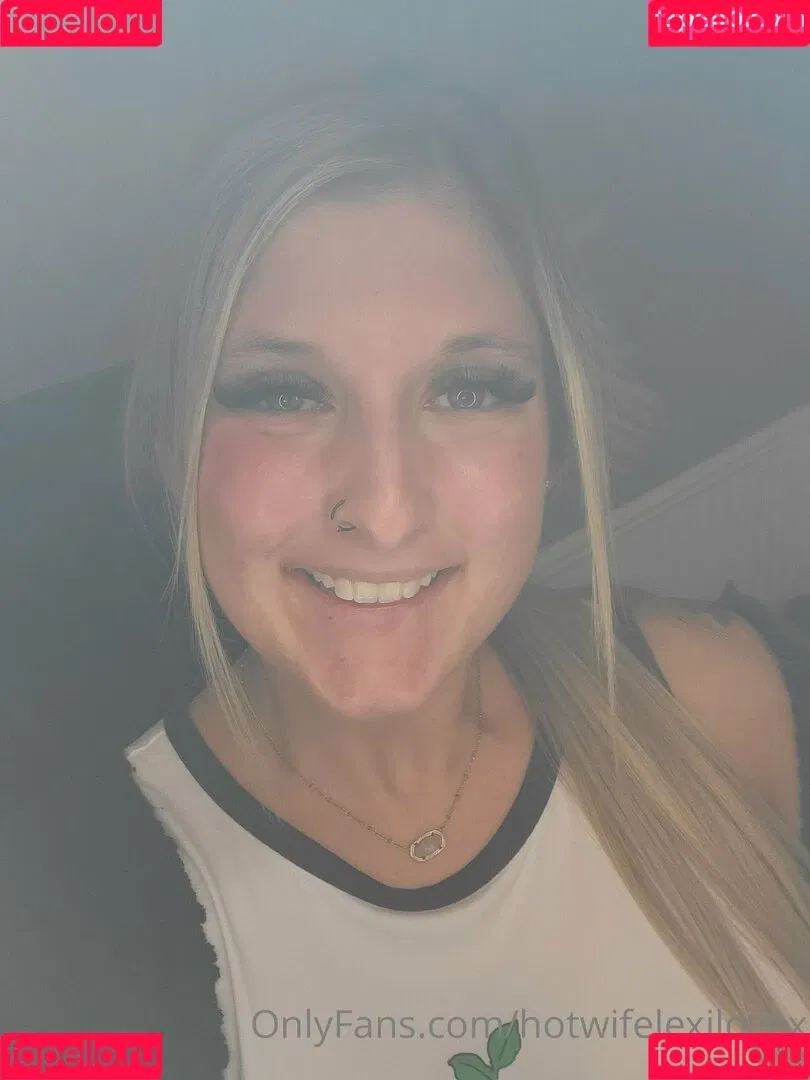 hotwifelexilovex Onlyfans Photo Gallery 