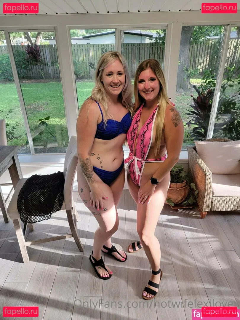 hotwifelexilovex Onlyfans Photo Gallery 