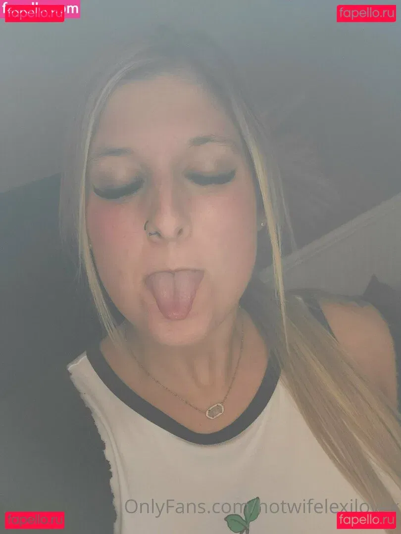 hotwifelexilovex Onlyfans Photo Gallery 