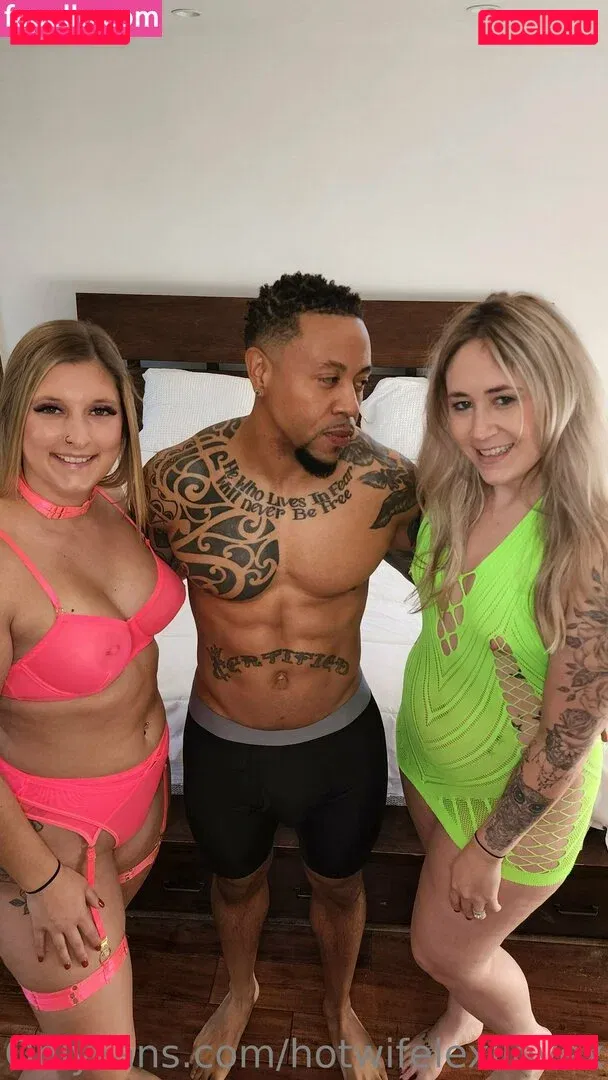 hotwifelexilovex Onlyfans Photo Gallery 