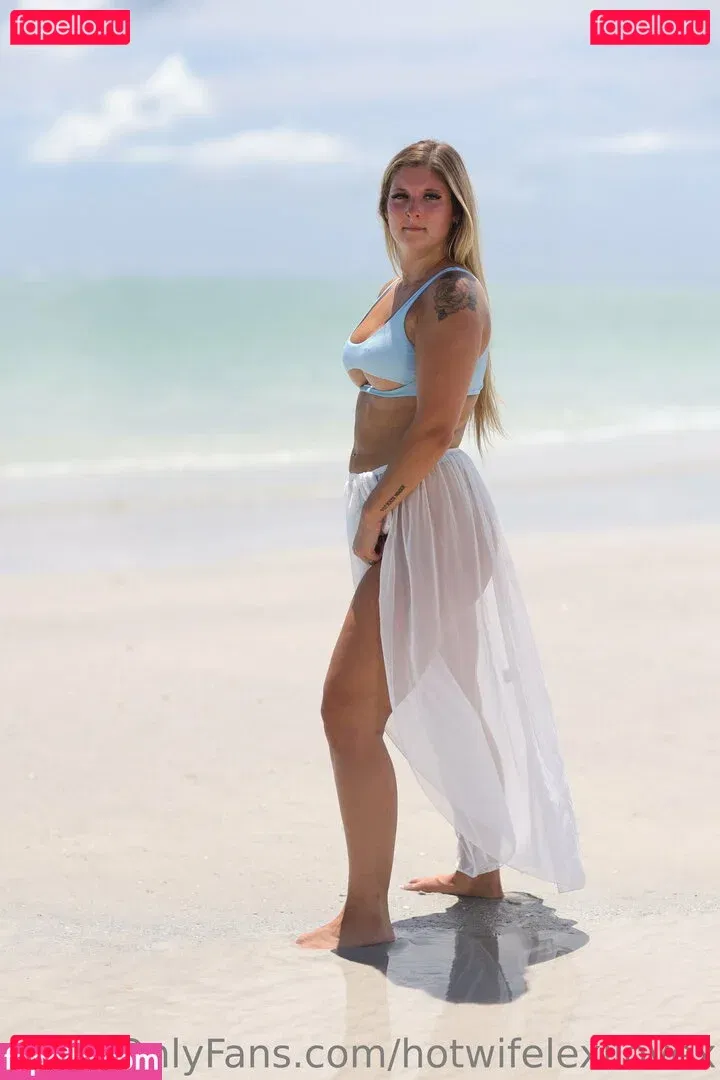 hotwifelexilovex Onlyfans Photo Gallery 