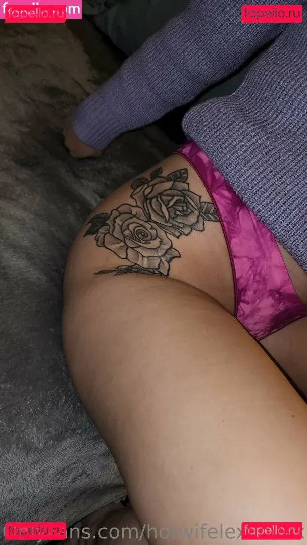 hotwifelexilovex Onlyfans Photo Gallery 