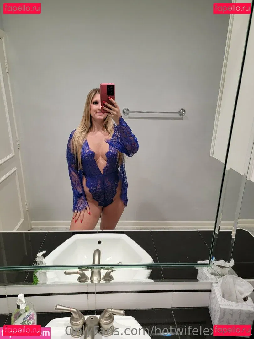 hotwifelexilovex Onlyfans Photo Gallery 