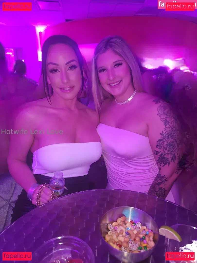 hotwifelexilovex Onlyfans Photo Gallery 