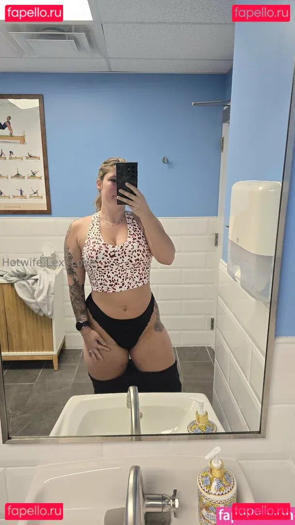 hotwifelexilovex Onlyfans Photo Gallery 