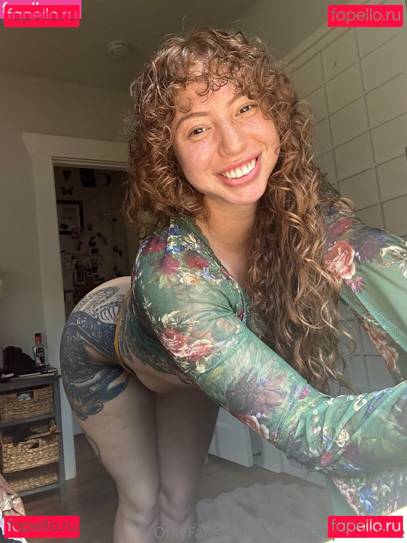 piperkerman / pipermaepeachfree Onlyfans Photo Gallery 