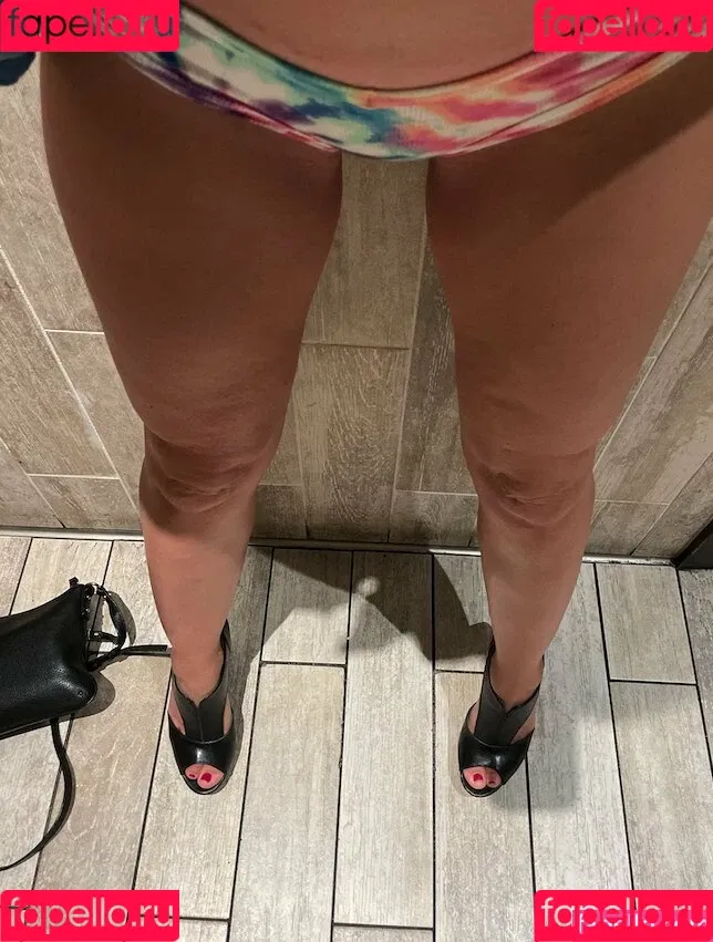 KSWifey Onlyfans Photo Gallery 