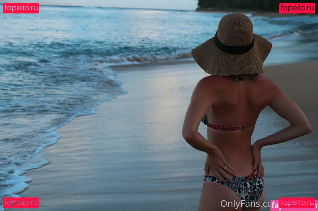 KSWifey Onlyfans Photo Gallery 