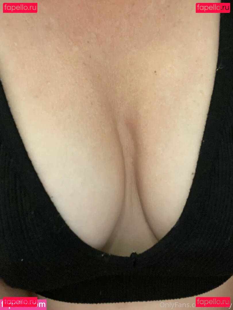 KSWifey Onlyfans Photo Gallery 