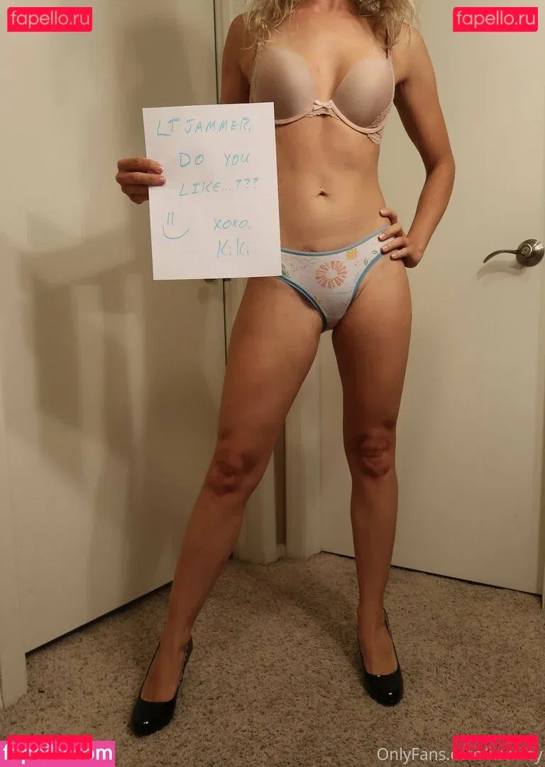 KSWifey Onlyfans Photo Gallery 