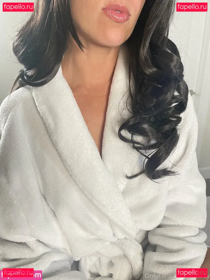 KSWifey Onlyfans Photo Gallery 