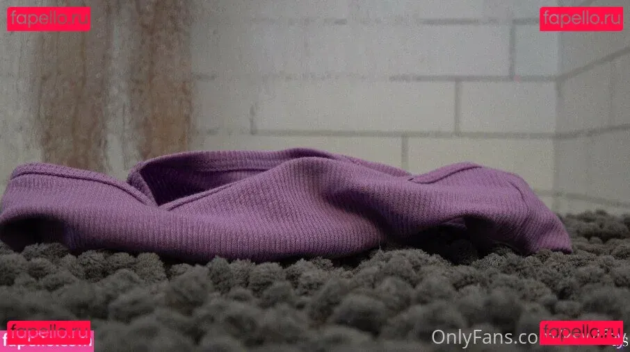 KSWifey Onlyfans Photo Gallery 