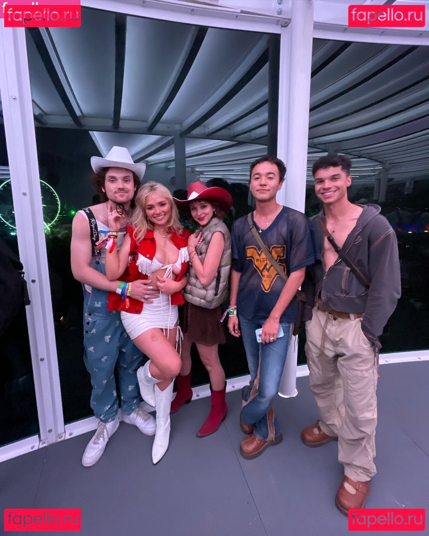 Natalie Alyn Lind / NatalieAlynLind / natalynlind Nude Onlyfans Photo 36