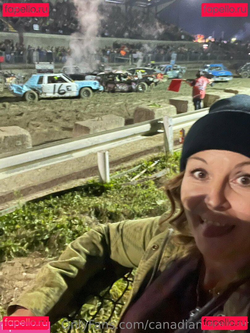 canadian-cougar / ms_sandralyn2 Onlyfans Photo Gallery 